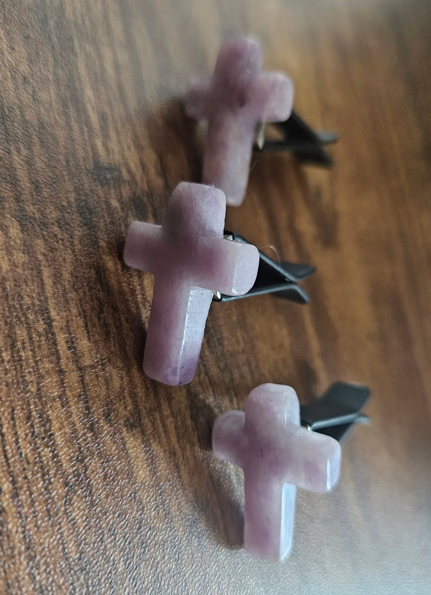 TRAUMA AWAY cross Crystal Vent Clips (purple Lepidolite)