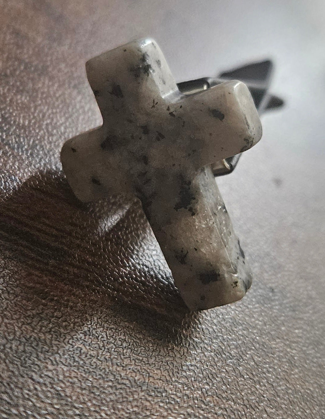 PAIN AWAY cross Crystal Vent Clips (Tibetan Quartz)